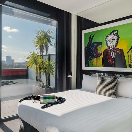 The Cullen Melbourne - Art Series Extérieur photo A bedroom at the hotel