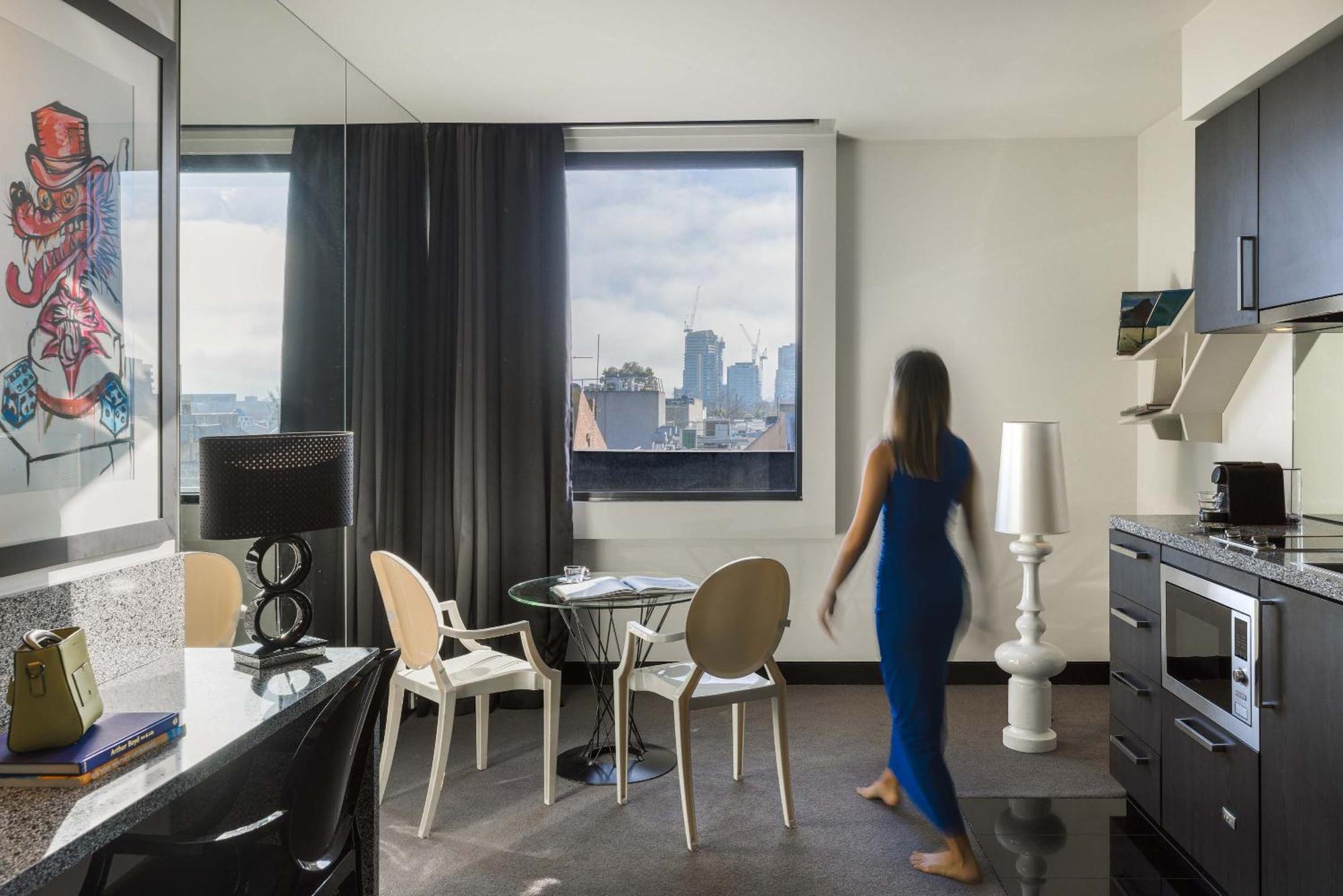 The Cullen Melbourne - Art Series Extérieur photo A typical apartment