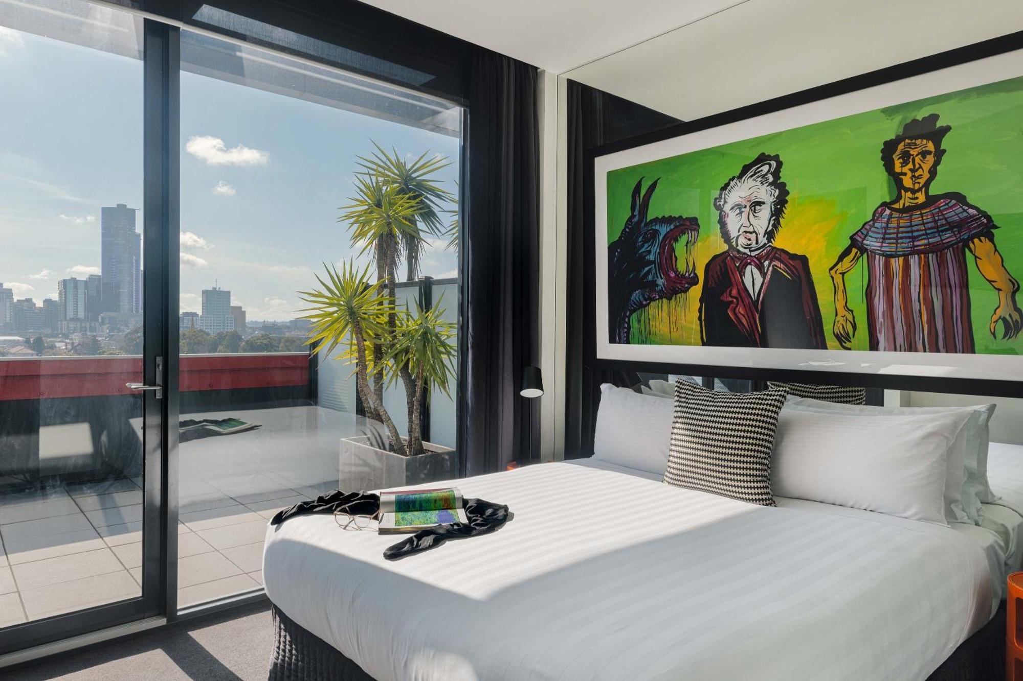 The Cullen Melbourne - Art Series Extérieur photo A bedroom at the hotel