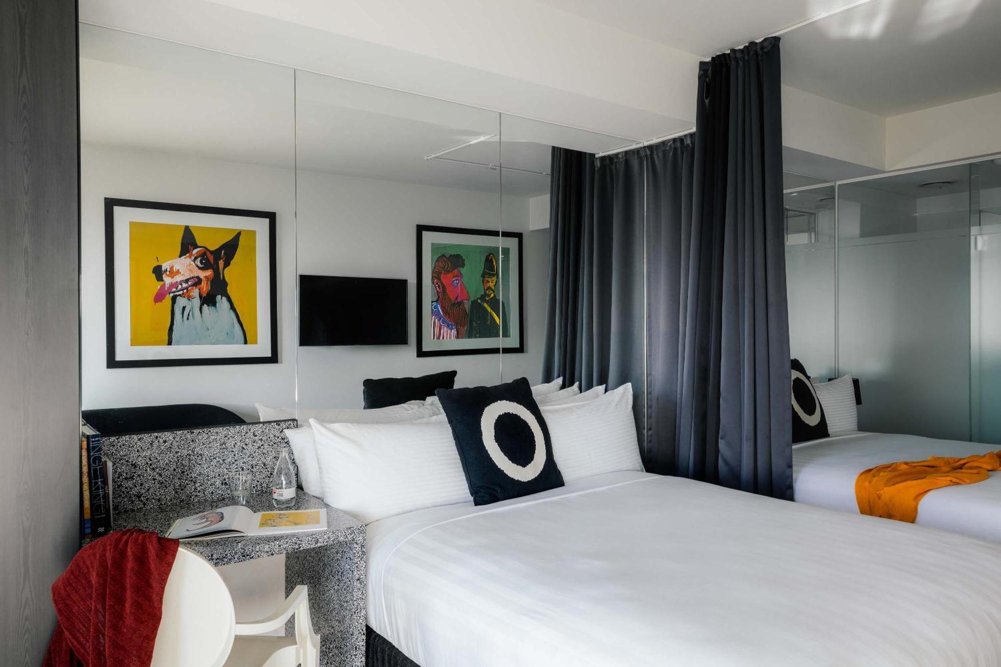 The Cullen Melbourne - Art Series Extérieur photo A room at the hotel