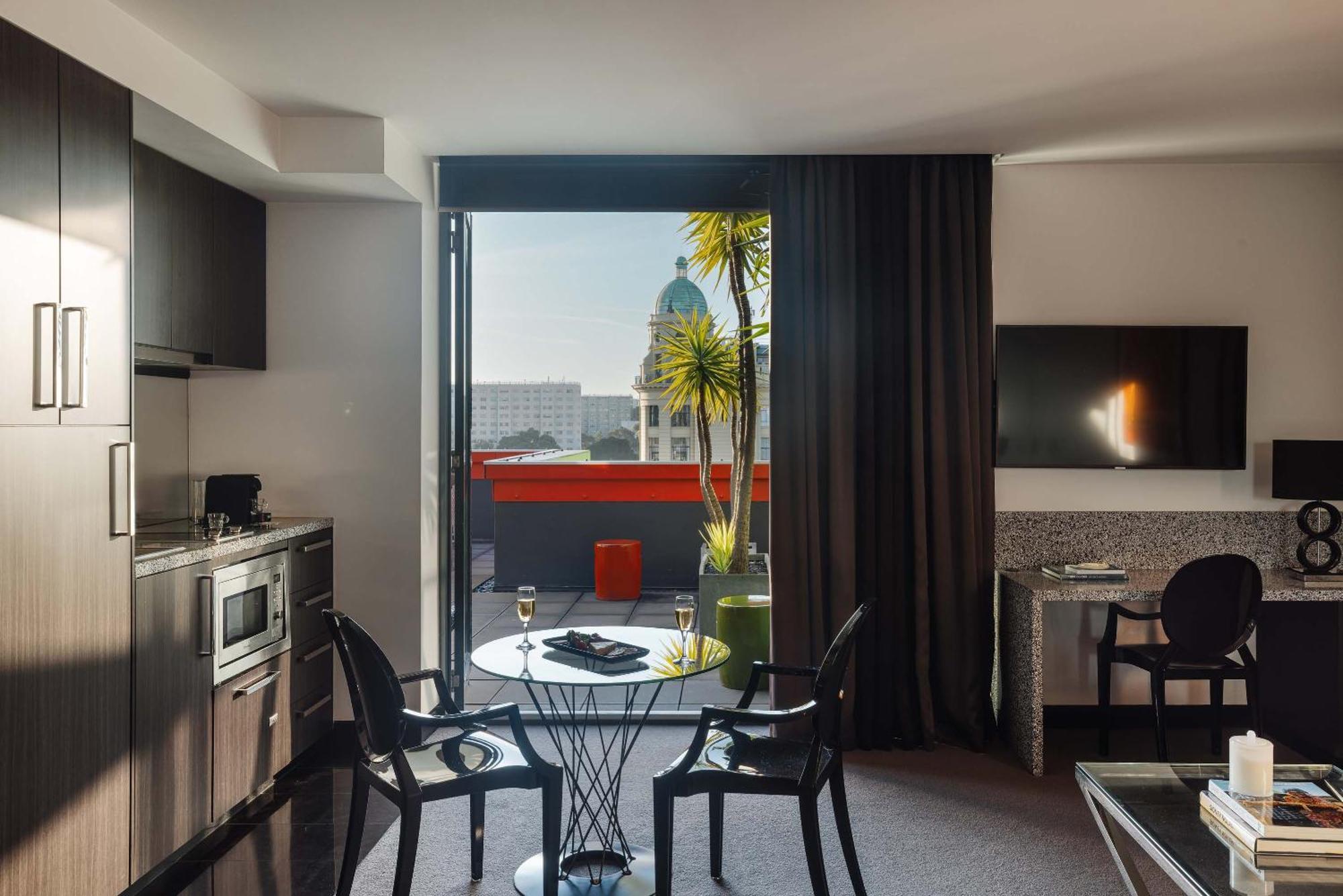 The Cullen Melbourne - Art Series Extérieur photo The interior of a typical apartment