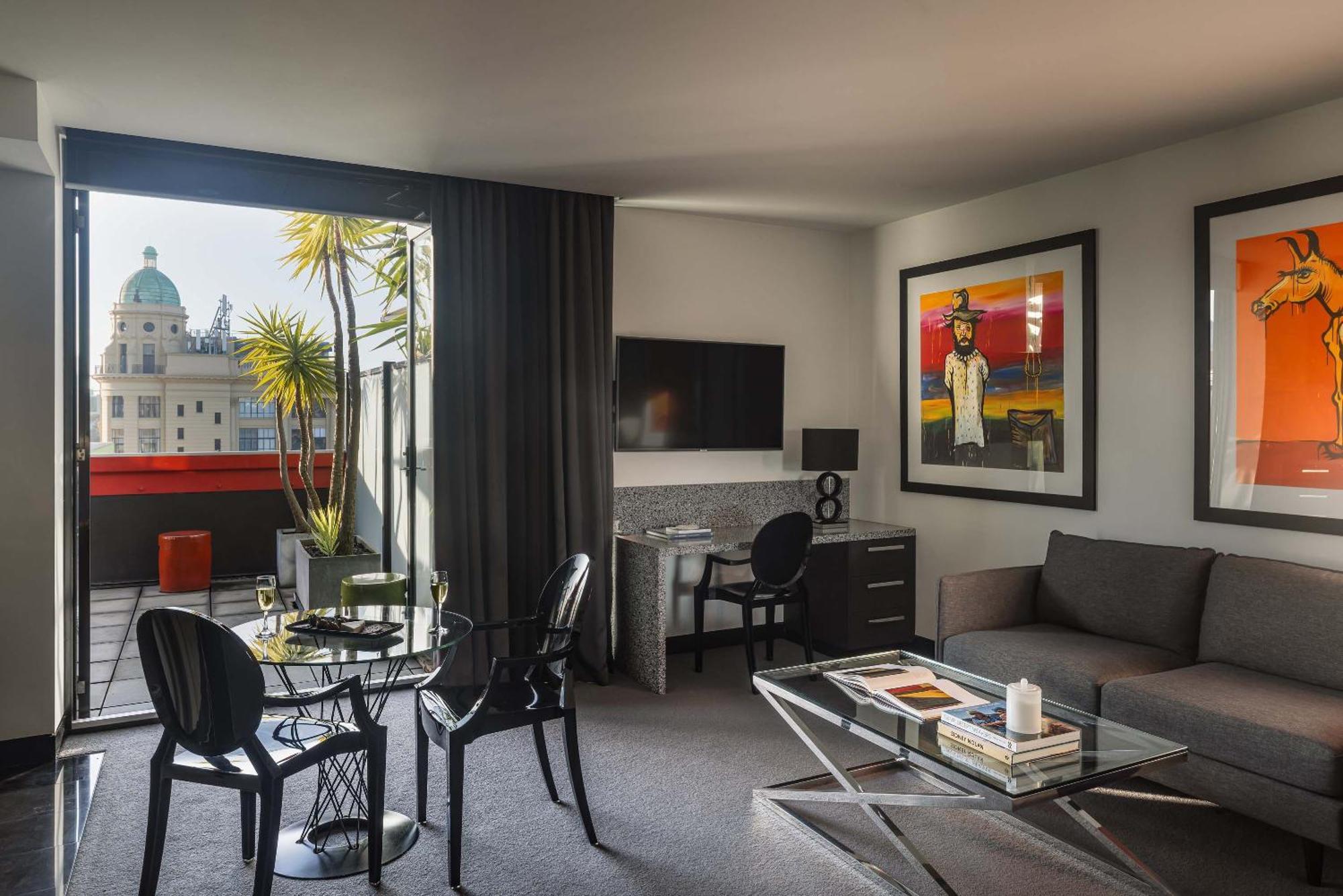 The Cullen Melbourne - Art Series Extérieur photo A suite at the hotel