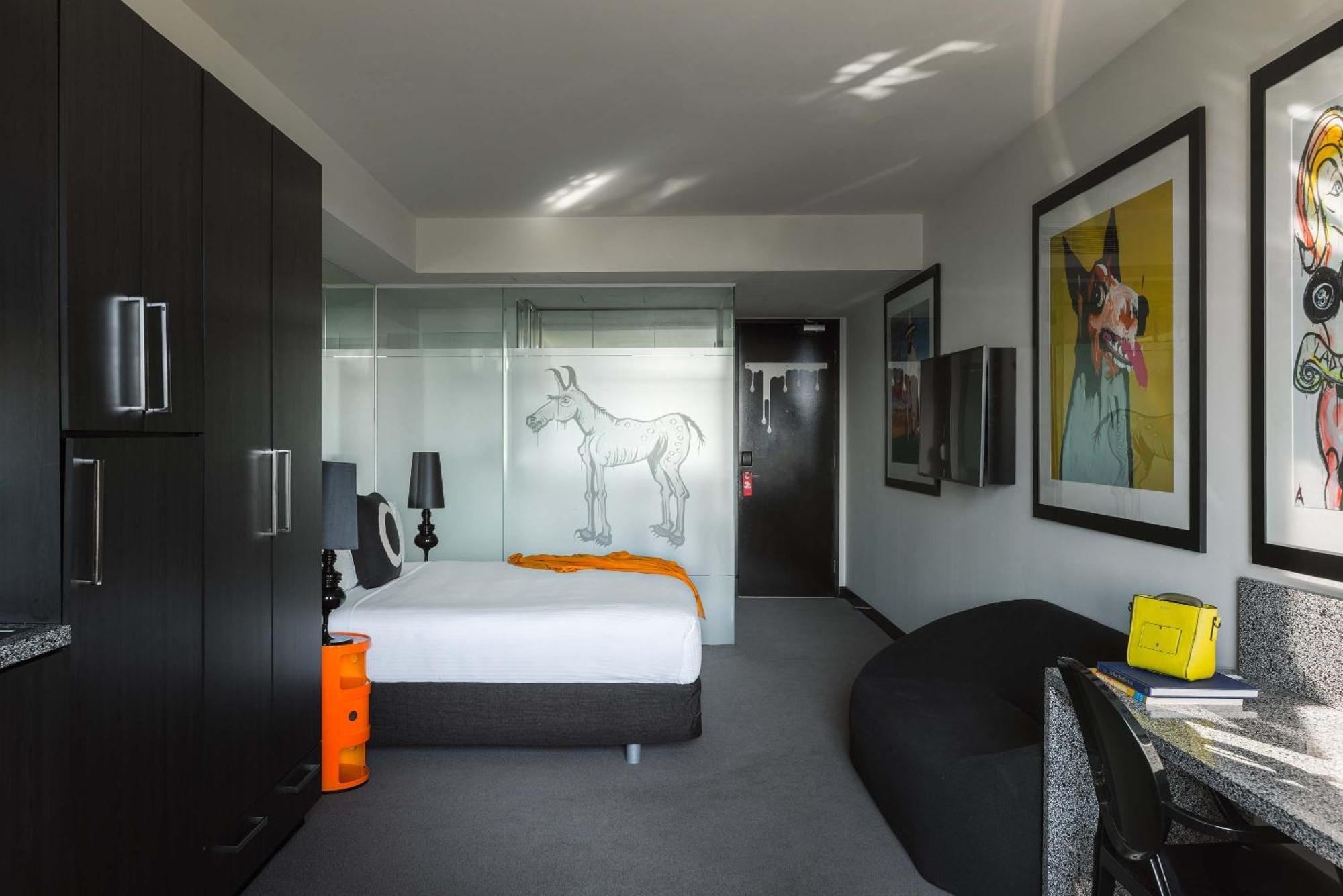The Cullen Melbourne - Art Series Extérieur photo A typical room at the hotel