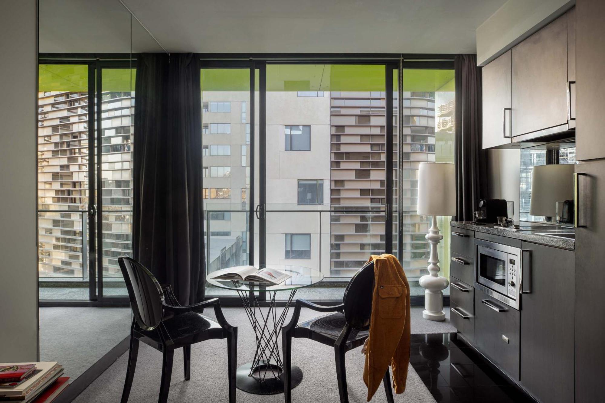 The Cullen Melbourne - Art Series Extérieur photo A kitchen in a typical apartment